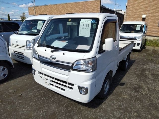 11124 Daihatsu Hijet truck S510P 2017 г. (LUM Tokyo Nyusatsu)